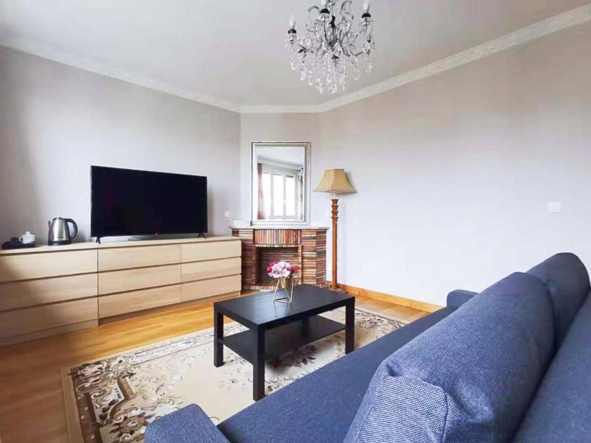 La Maison Charentonneau Bed & Breakfast 3*