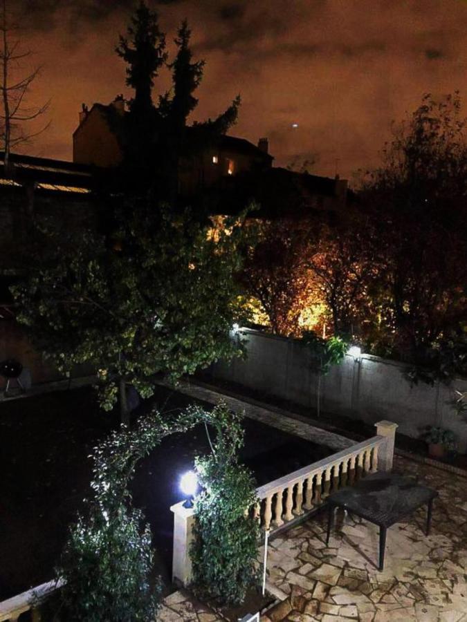 Couette-café La Maison Charentonneau 3*