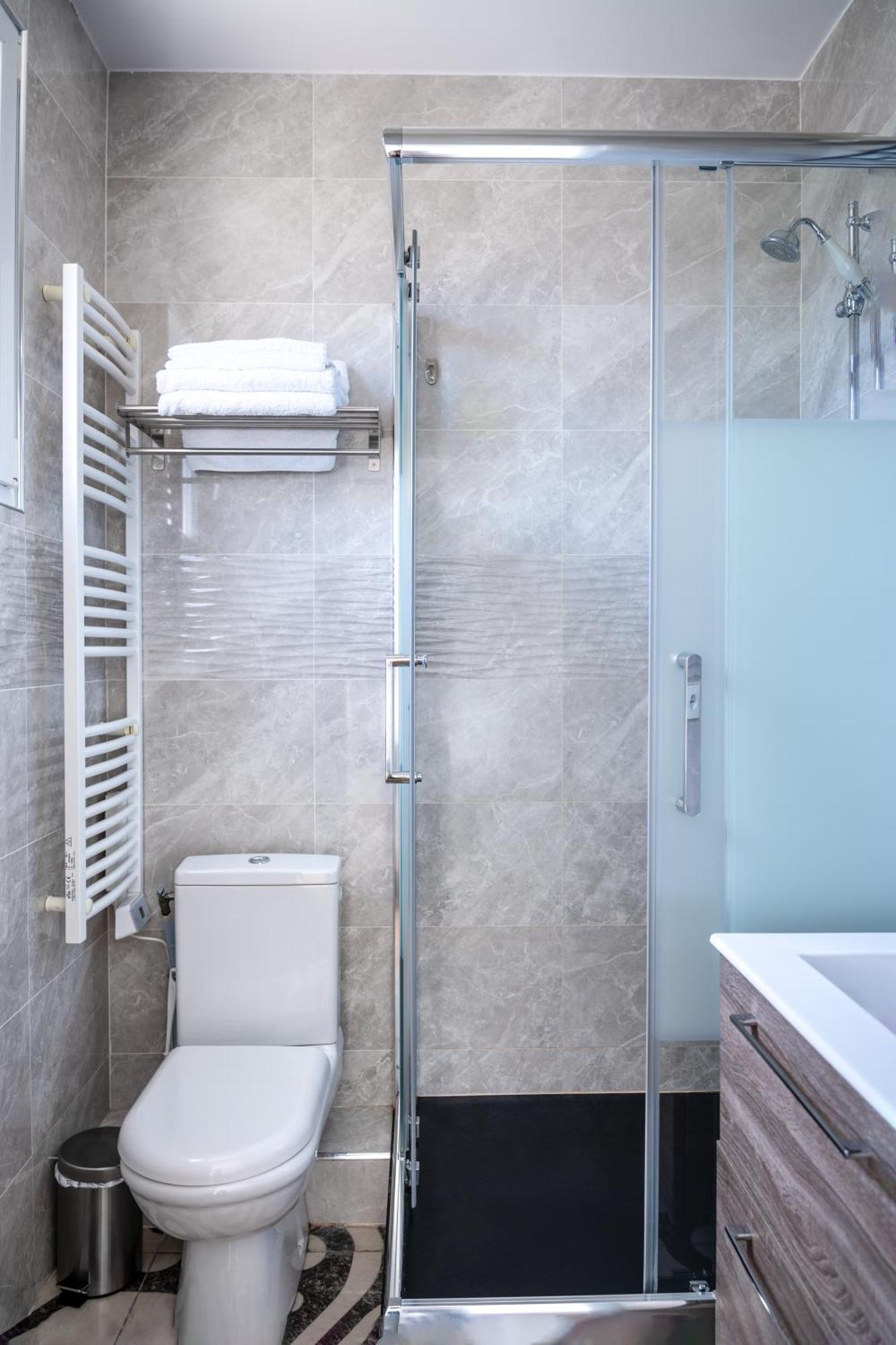 La Maison Charentonneau 3*