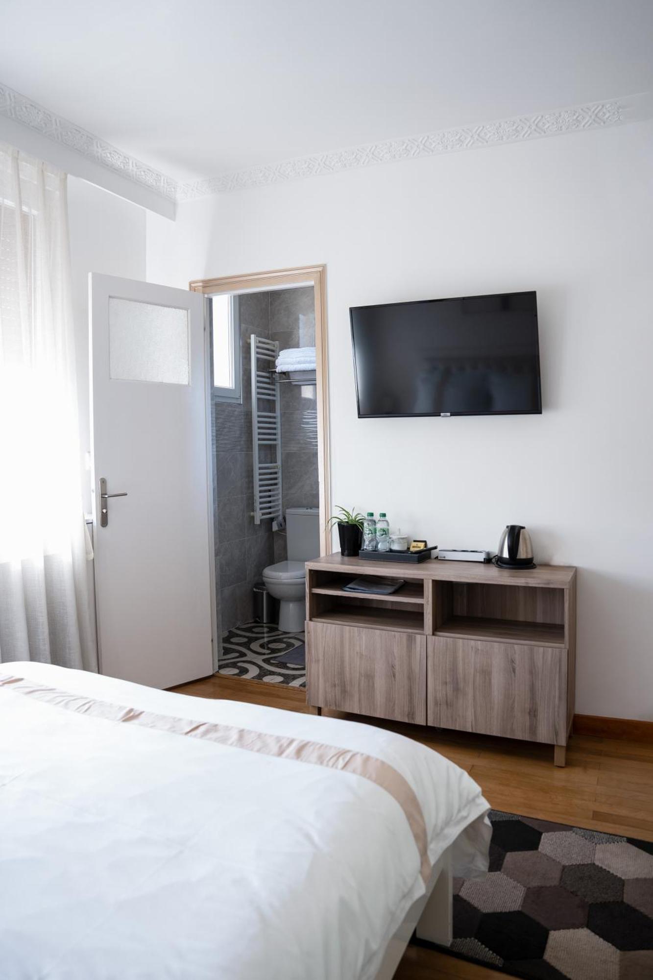 La Maison Charentonneau Couette-café 3*